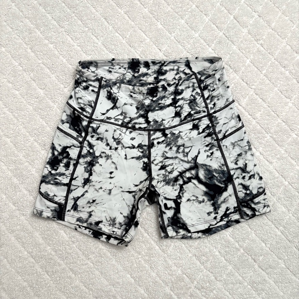 Dragon Fit High Waist Yoga Shorts with Side Pockets